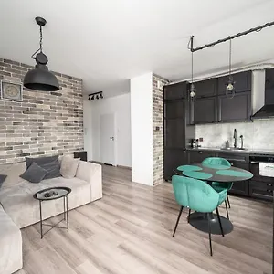 wola-modern-apartment.warsawhotelspoland.com/